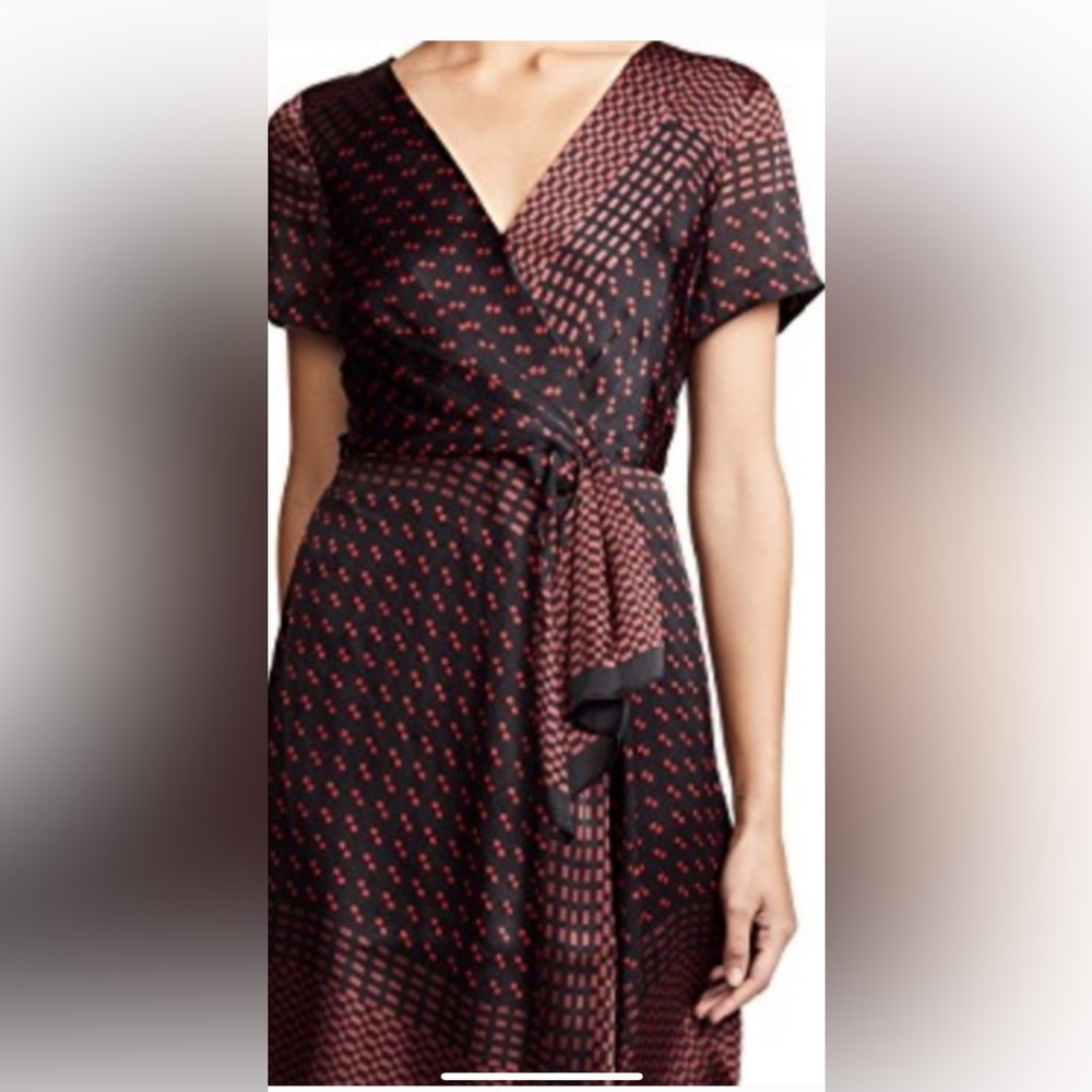 CLUB MONACO Red & Black Knee Length Dress.